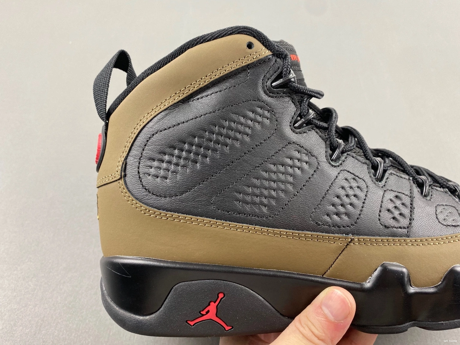 9 HV4794-030  Holiday Air Jordan 